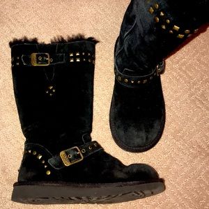 Girls studded Ugg’s size 2